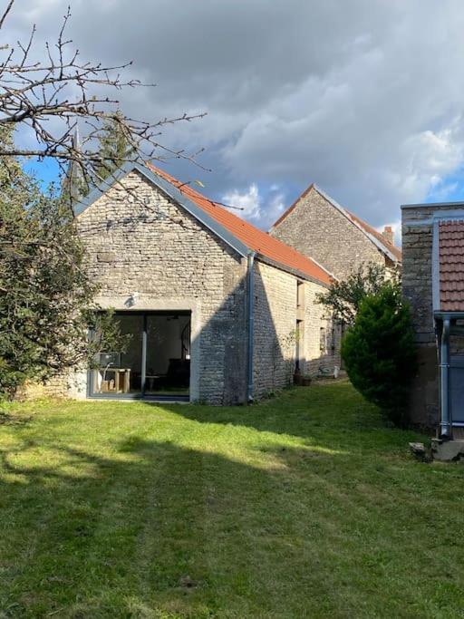 Gite L'Atelier D'Emile Baigneux-les-Juifs Exteriér fotografie